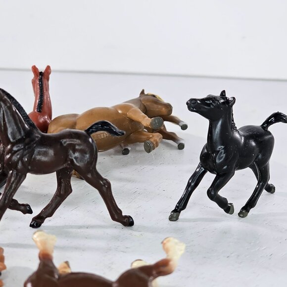 Vintage ERTL Farm Animal Horse & Dog Figurines Set Of 11 Miniature Toys - Picture 9 of 10